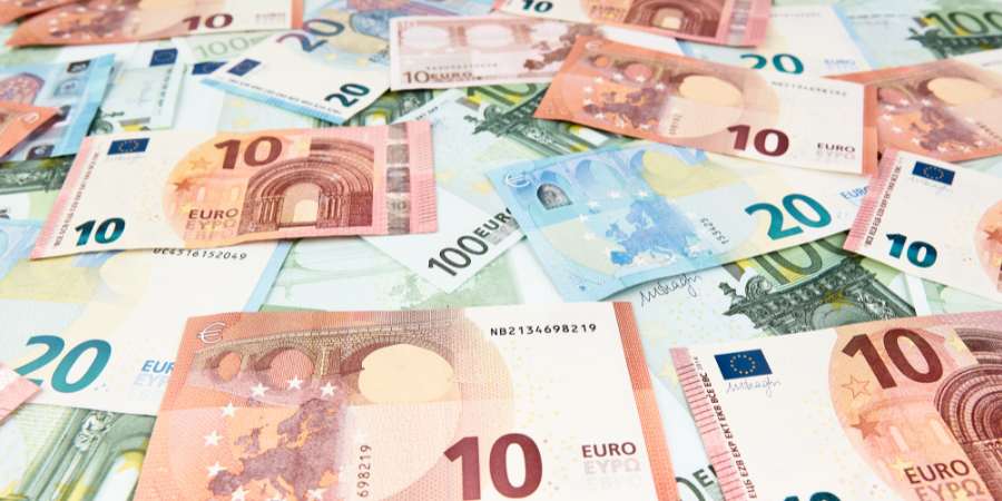 Dinero en Irlanda
