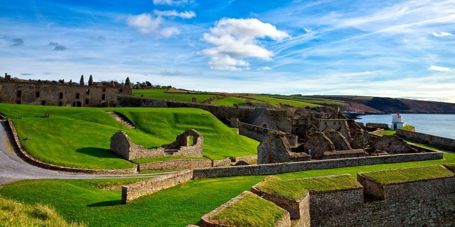 Pueblos Que Ver en Irlanda campo de golf
