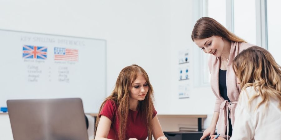 Costarricenses en Irlanda estudiando inglés